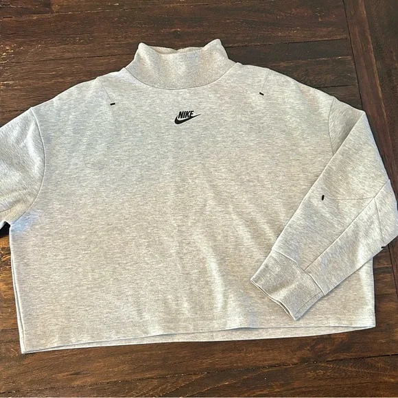 Nike Sportswear Tech Fleece Women's Oversized Turtleneck Sweatshirt - Light Gray - Picture 7 of 15